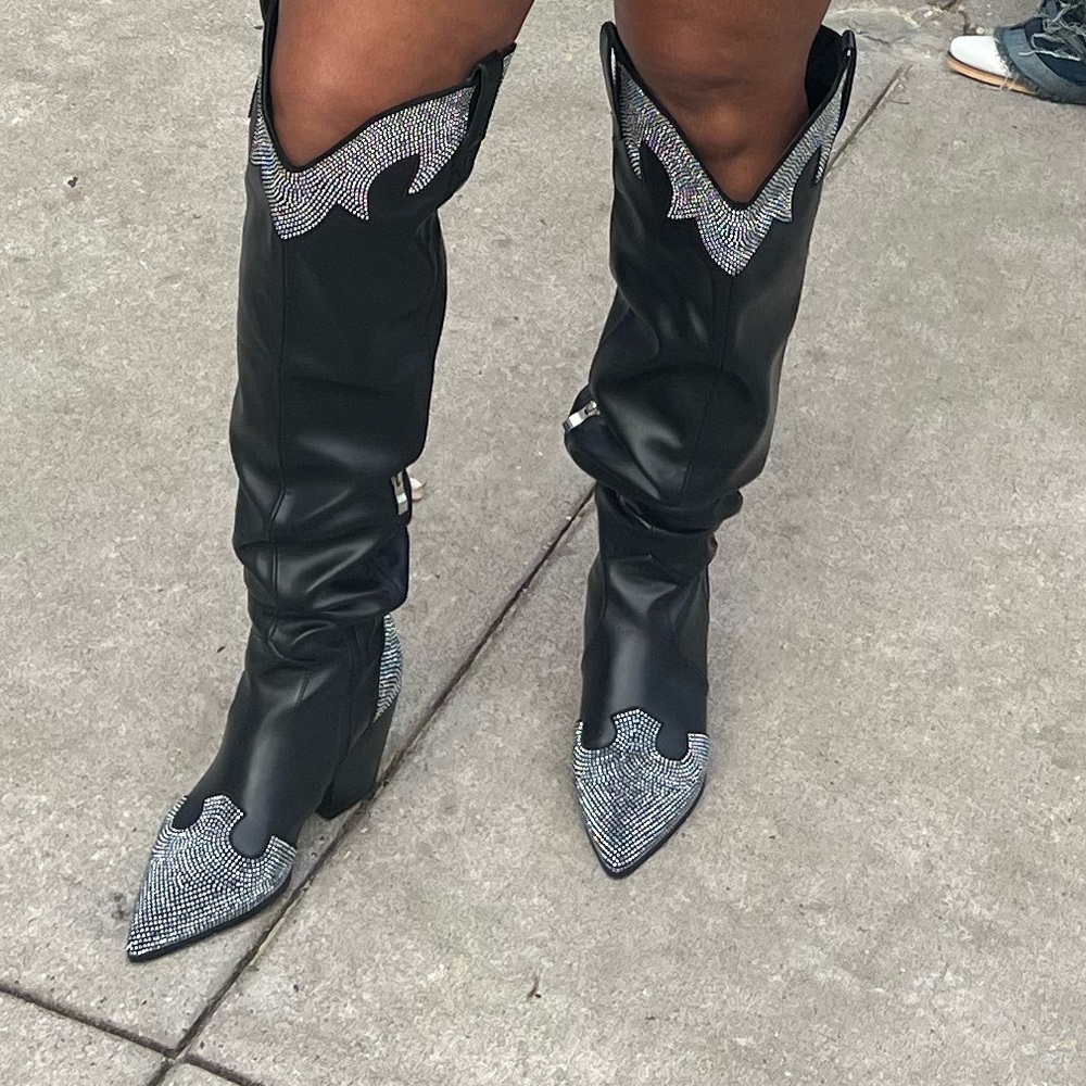 Elegant Black Western Inspired Over-The-Knee boots With Rhinestones